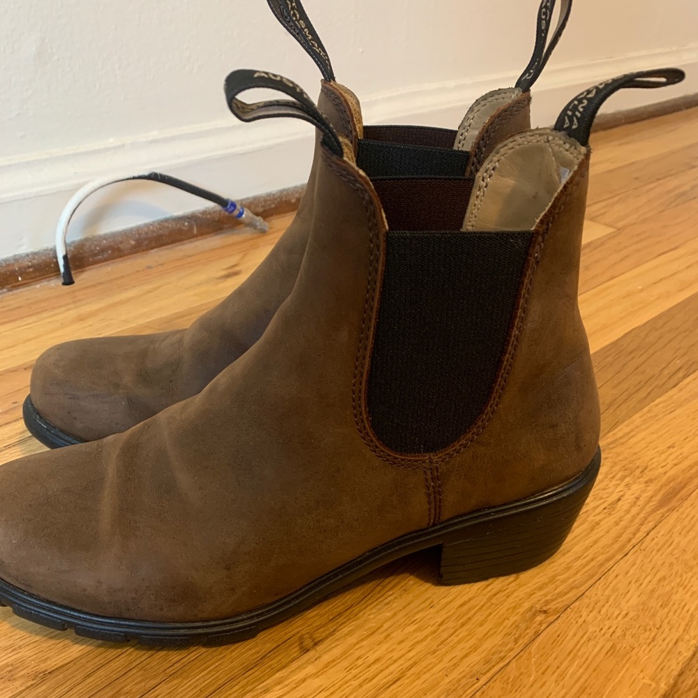 Blundstone heeled Chelsea boots 1677 rustic brown